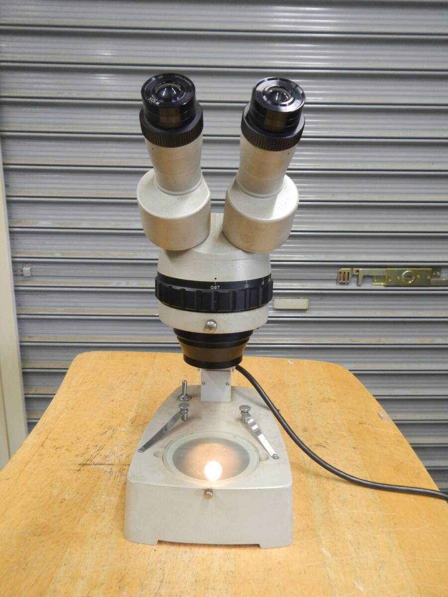 実体顕微鏡　メーカー不明　6.7～45倍　光源内臓