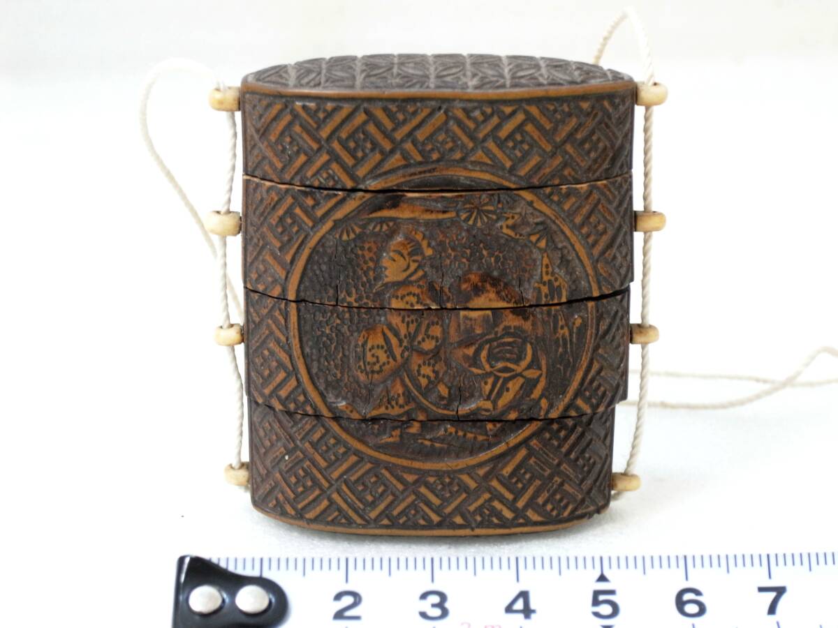 2★本時代 彫り込みの良い 養老孝子窓彫木製 三段印籠 提げ物
