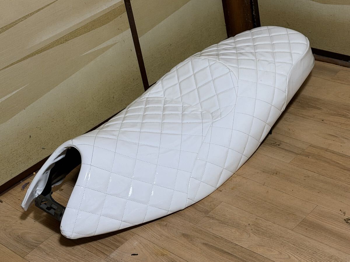 マジェスティ125 エナメル シート ホワイト ダイヤカット YP125 5CA キタコ デイトナ WirusWin DCR POSH KOSO KN企画 カスタム 社外 純正