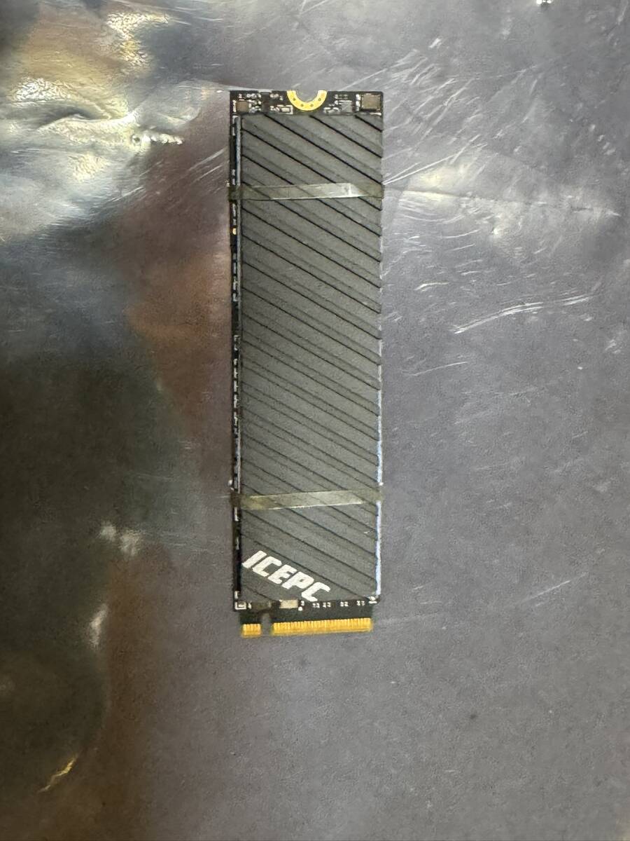 中古 一万六千時間 98% SUNEAST SE900NVG3 2048G 2TB NVMe SSD+ヒートシンク