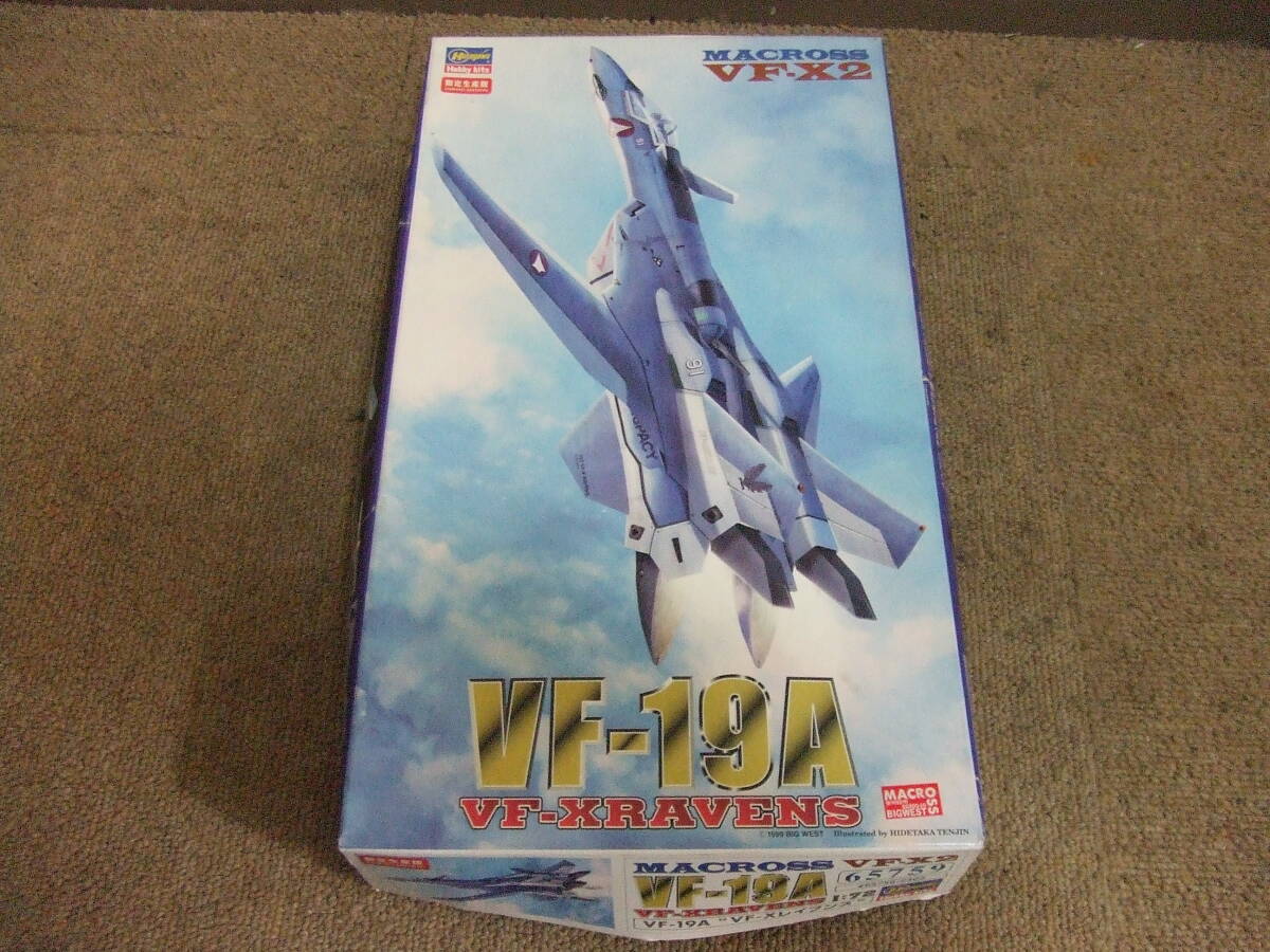 U97 未組立品 ハセガワ プラモデル マクロス 1/72 VF-X2 VF-19A VF-Xレイブンズ Macross 限定生産版 65759