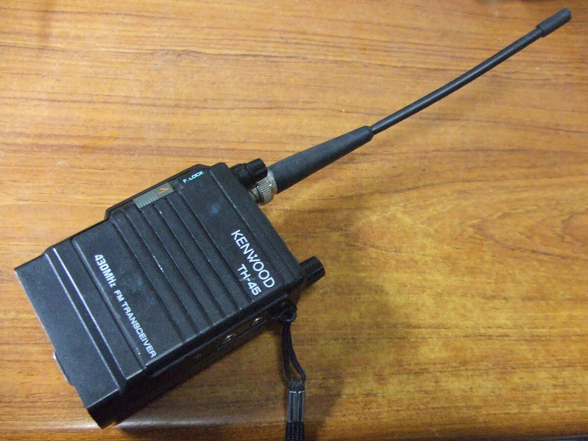 U409 KENWOOD ケンウッド　TH-45 430MHzハンディトランシーバー　中古 本体のみ 未確認 現状 ジャンク