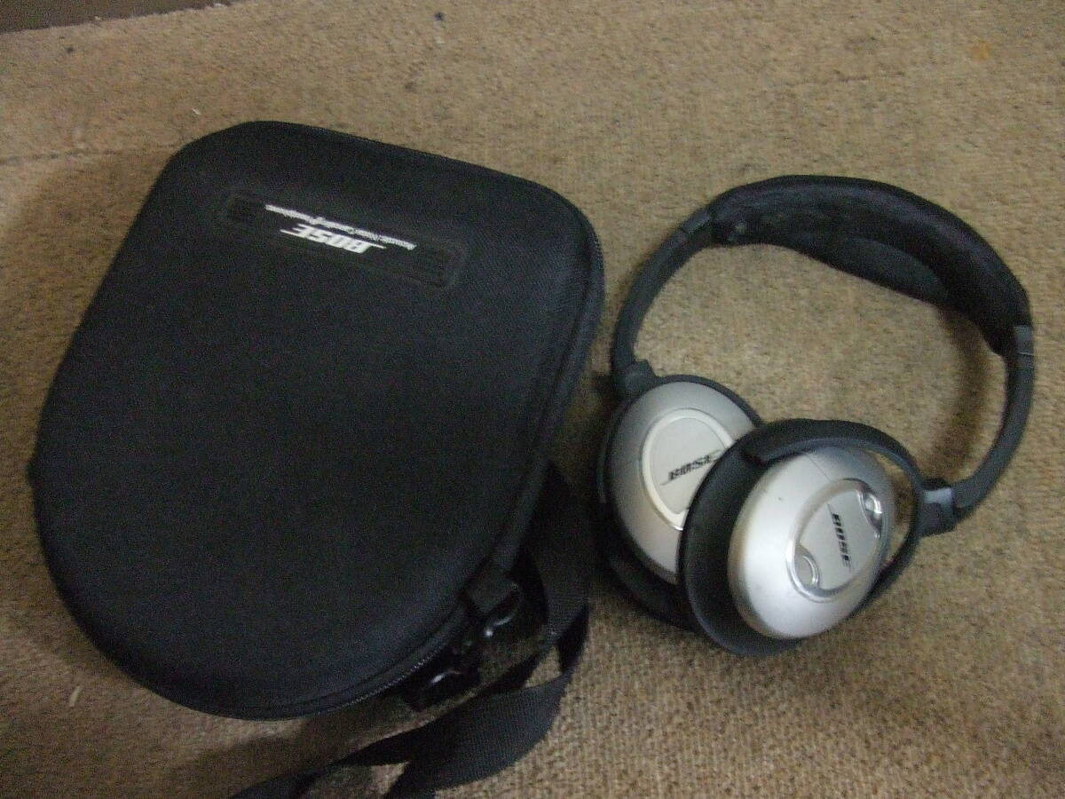 U421　BOSE ノイズキャンセリングヘッドホン QC-2 中古　本体　未確認　現状　ジャンク