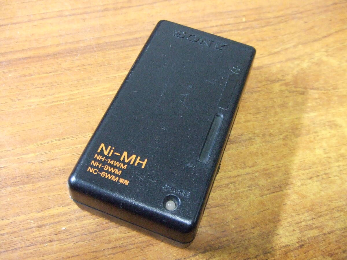 U549　SONY 充電器 ソニー BC-9HS Ni-MH/Ni-Cd充電器　純正　ガム電池用　NH-14WM/NH-9WM/NC-6WM用 バッテリーチャージャー　中古