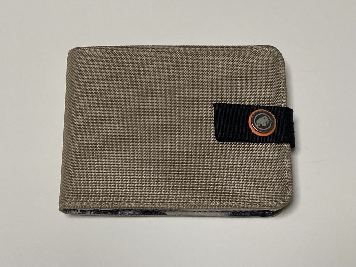 MAMMUT Xeron Wallet　マムート エクセロン ウォレット　二つ折り財布　コンパクトウォレット　色：サファリ　ベージュ系
