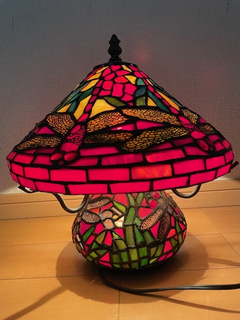 ★中古★ビンテージ ステンドグラス ティファニー風ランプ 蜻蛉 トンボ ドラゴンフライ 卓上ナイトスタンド 約高さ32cm×幅30cm 現状品
