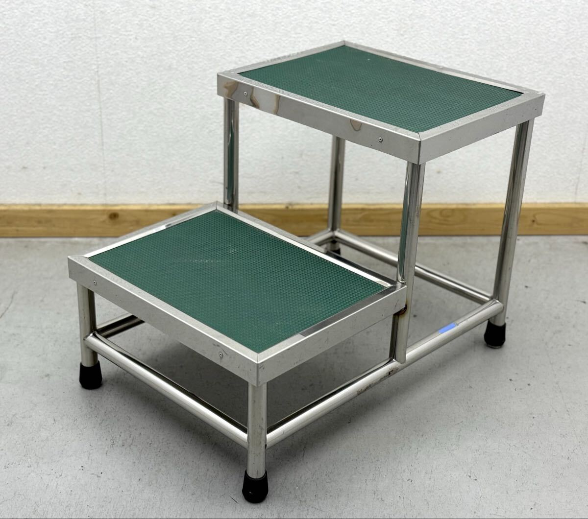 2段踏み台 踏台 足場台 作業台 緑色 グリーン ステップ ステンレス 業務用 室内用 二段 介護 病院 診療所 処置■兵庫県姫路市から 26-583