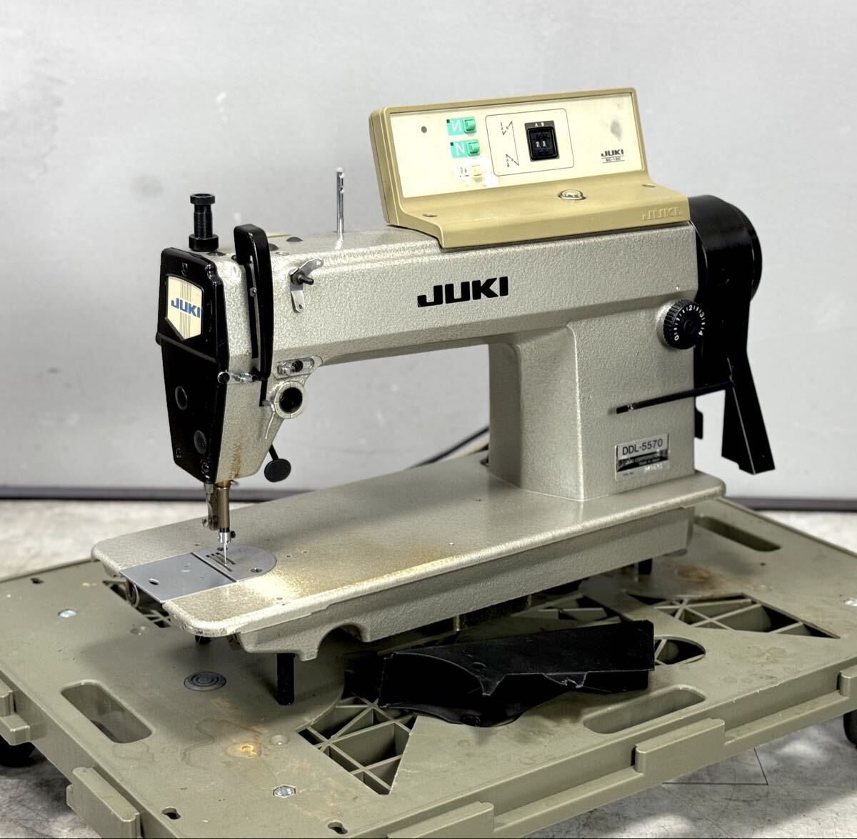 動作未確認■JUKI ジューキ DDL-5570N 工業用ミシン 本体のみ ミシン ■兵庫県姫路市から A26-112