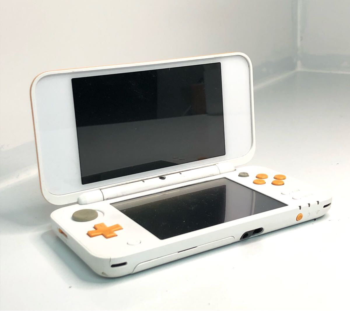 1円スタート20881 Nintendo 2DS LL JAN-001 任天堂 ホワイト オレンジ ニンテンドー Newニンテンドー2DS ゲーム ゲーム機 おもちゃ