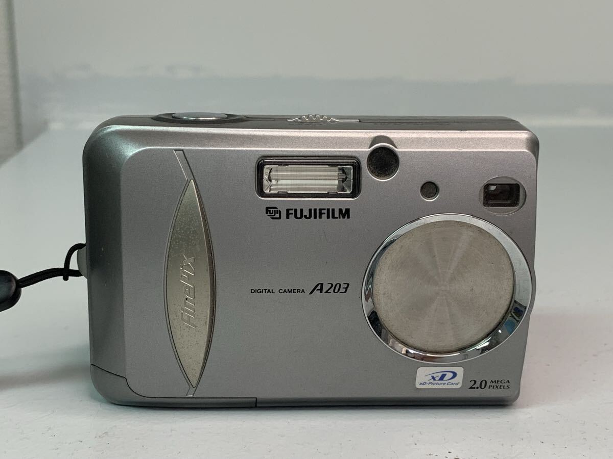 1円スタート 20875 FUJIFILM 富士フィルム コンパクトデジタルカメラ FinePix A203 ファインピクス デジタルカメラ デジカメ シルバー