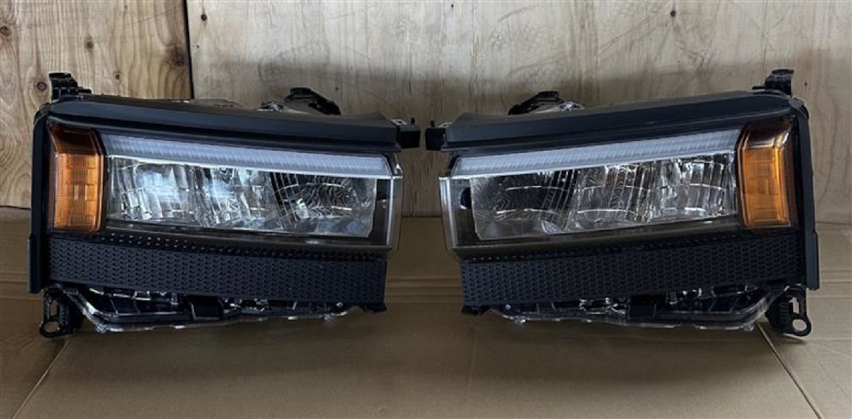 新車外し トヨタ ランドクルーザー 250 純正 LED ヘッドライト 左右セット ICHIKOH 60-343 長期保管品 ランクル TRJ250W GDJ250W