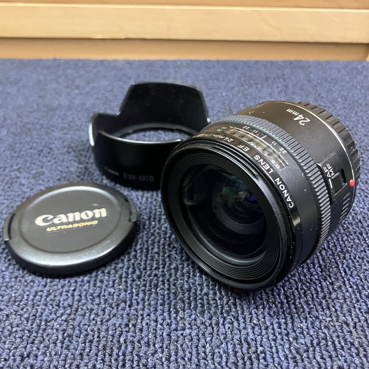 塩YA114 CANON LENS EF 24mm 1:2.8 81912 キャノン カメラレンズ オートフォーカス 単焦点レンズ 中古品