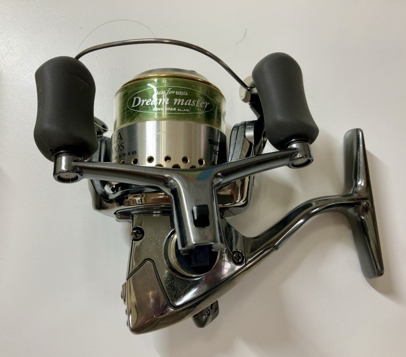 ★01ステラ FW 2000S 釣り具 ケース有 シマノ SHIMANO ダブルハンドル スピニングリール 淡水専用 