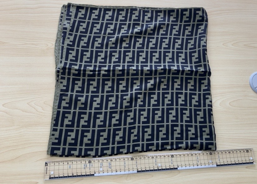 ★FENDI フェンディ スカーフ ズッカ柄 ブランド イタリア製 シルク100% 総柄 シルク生地 黒 カーキ