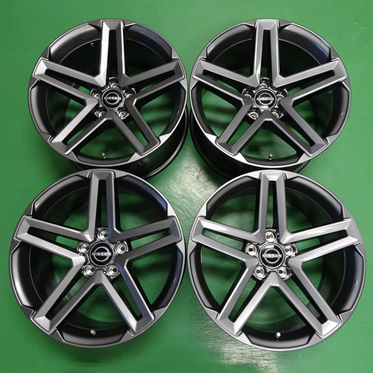 ★2025年5月納車・送料2600円～ 新車外し 日産 新型 RZ34 フェアレディZ Version T 純正 18インチ アルミホイール 4本セット 送料安い