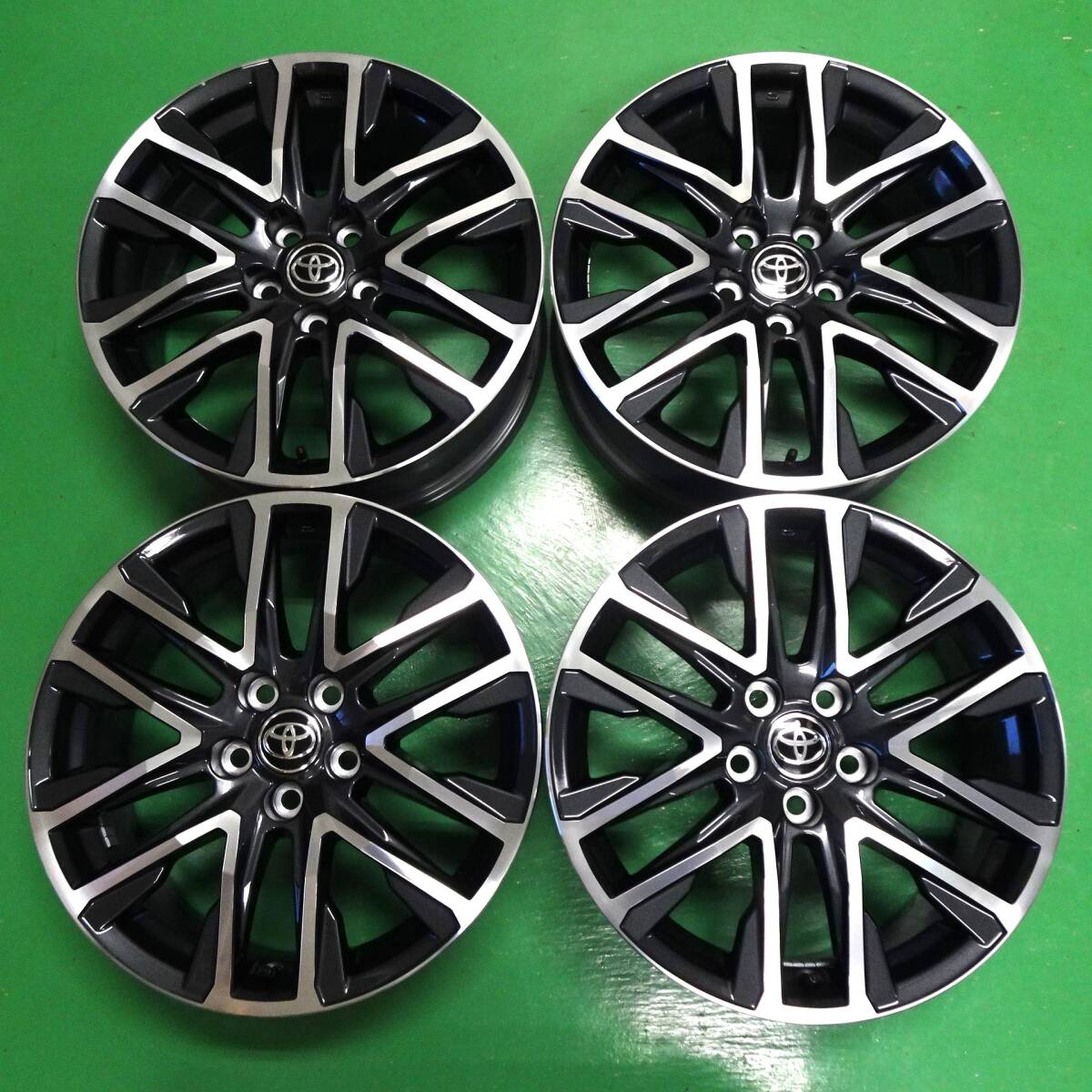 2026年2月納車・送料2600円～ 新車外し トヨタ 新型 カローラクロス 2025年5月一部改良 純正 18インチ アルミホイール 4本セット 送料安い