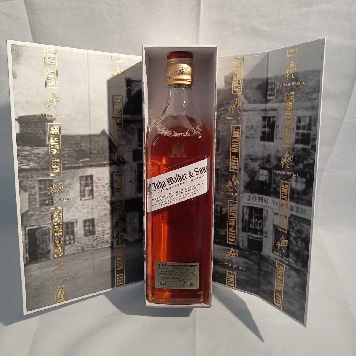 (0319Y01)未開栓 700ml 51% John Walker ＆ Sons スコッチ ウイスキー 金キャップ 箱付き