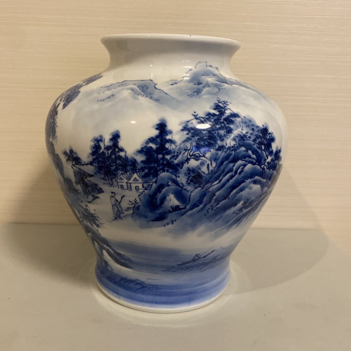 有田焼　勝山　染付山水風景文花瓶　飾壷　壺　花器　花入　細密絵付　作家　在銘　骨董品　古美術品　高さ24.5cm【39】