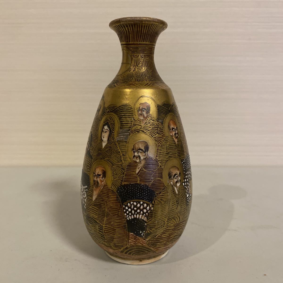 薩摩焼 金襴手 金彩 羅漢 観音 龍 徳利 保土田 花瓶 花器 花入 細密絵付 古薩摩 薩摩 骨董品 古美術品 茶道具 茶器 高さ15cm【317②】