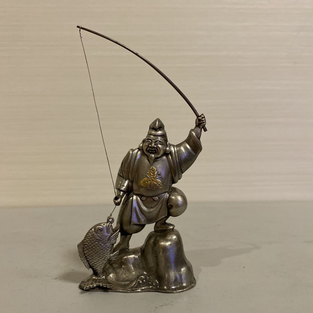 純銀製　恵比寿　恵比寿様　置物　金工　時代　オブジェ　骨董品　古美術品　七福神　縁起物　高さ12cm 重量72g【324】