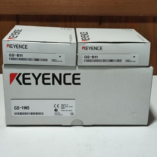 未使用 KEYENCE GS-11N5 / GS-B11×2 セーフティドアセンサ 非接触 標準タイプ NPN ケーブル引出しタイプ 5m 3点まとめ キーエンス A54GN