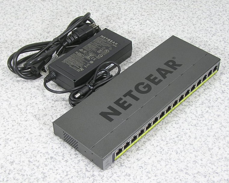 ■NETGEAR/ネットギア GS116LP PoE+対応 (76W) ギガビット16ポート アンマネージスイッチ 美品！