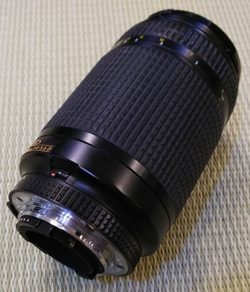 S513 カメラレンズ【ニコン「AF Nikkor 70-300mm 1:4.-5.6D」／Nikon ジャンク品】