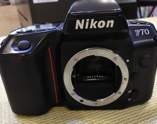 S247 デジタル一眼レフカメラ【ニコン「F70」／Nikon 本体のみ レンズ別売り／ジャンク品】