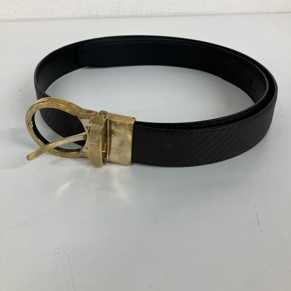N131-Z223-291 ◎ 本革 レザーベルト dバックル ゴールド金具 ロゴ刻印 型押し加工 リバーシブル ビジネス ダンヒル dunhill フランス製 NA