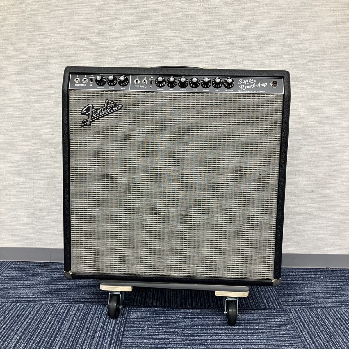 M057-NG12-421【引取推奨】フェンダー Fender ギターアンプ 65 Super Reverb QUALITY ASSURANCE Tone Master Super Reverb NA