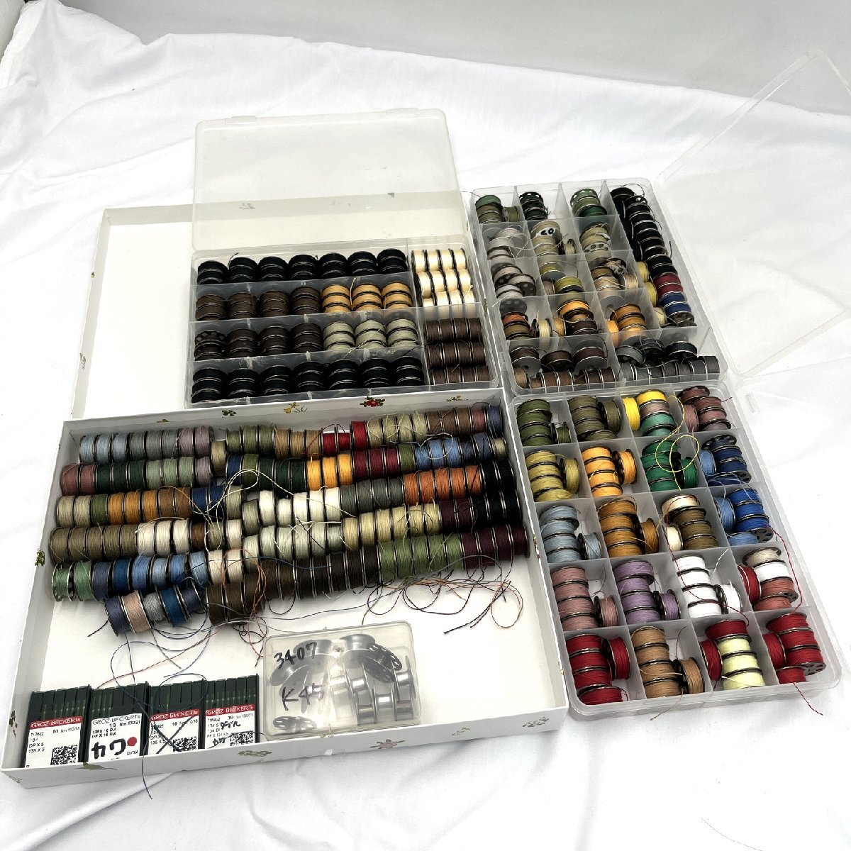 工業用ボビン ミシン糸付き 350個以上 大量まとめ グロッツ・ベッケルト ミシン針 アルミボビン他 職業用 直径26mm 保管品 現状品 道楽札幌