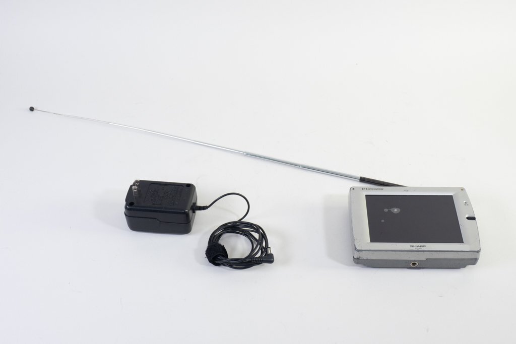 シャープ 5.6型液晶カラーテレビ SHARP 6E-A8 No.5 ジャンク品　26022510