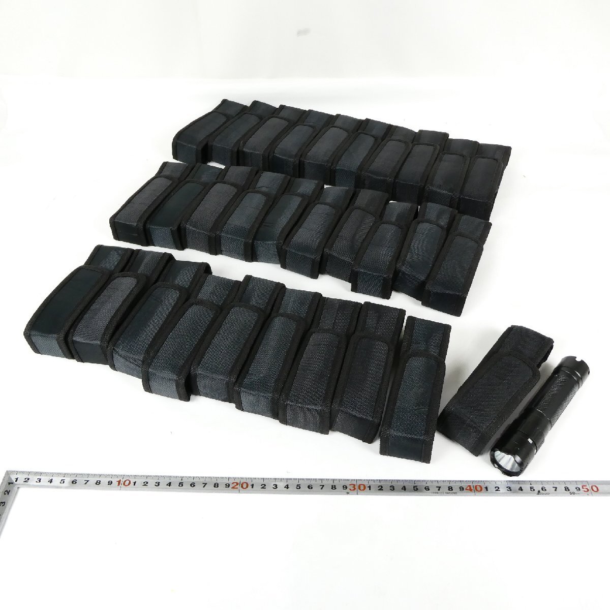 LED フラッシュライト 30点セット 最大250ルーメン 照射距離約200m アルミ 懐中電灯 大量 防災 アウトドア ホルダー付 未使用■MC004s■