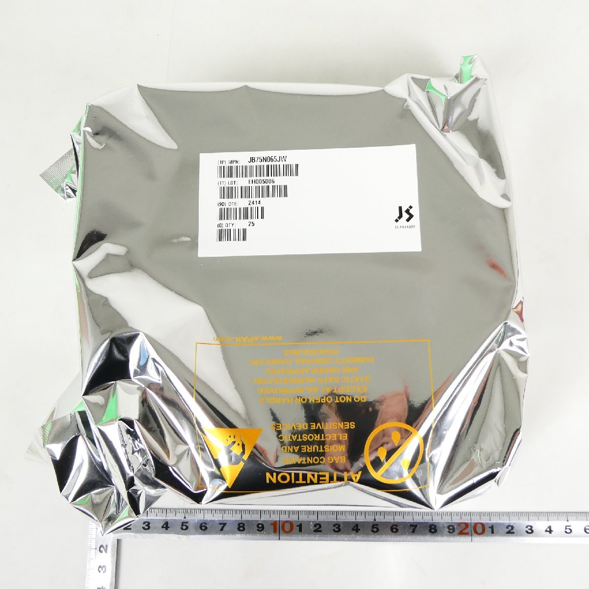 ウェハー 25枚セット シリコン ウエハ JB75N065JW ダイ：計9978 半導体 基板 電子部品 精密機器 パーツ 保管品■MB018s■