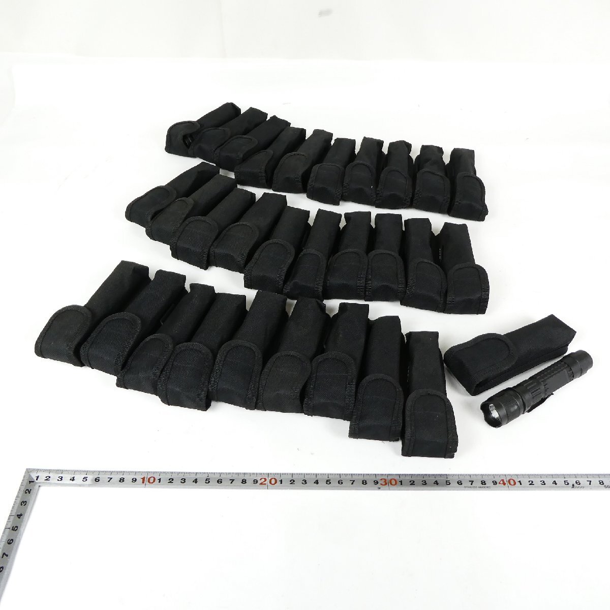 LED フラッシュライト 30点セット 最大134ルーメン 照射距離約200m アルミ IPX4 懐中電灯 防災 アウトドア ホルスター付 未使用■MC012s■