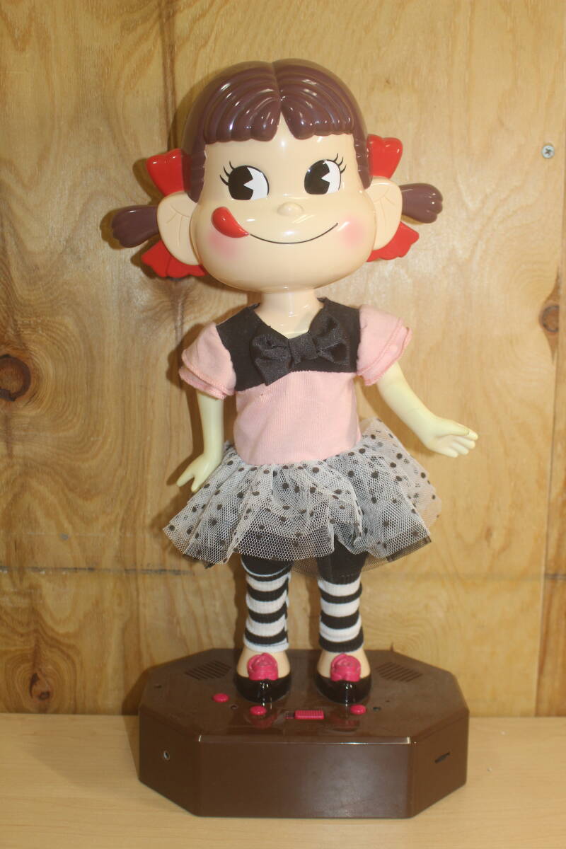 3093 不二家 ダンシングペコちゃん人形 Peko Family Club　DANCING DOLL 通電OK 現状品