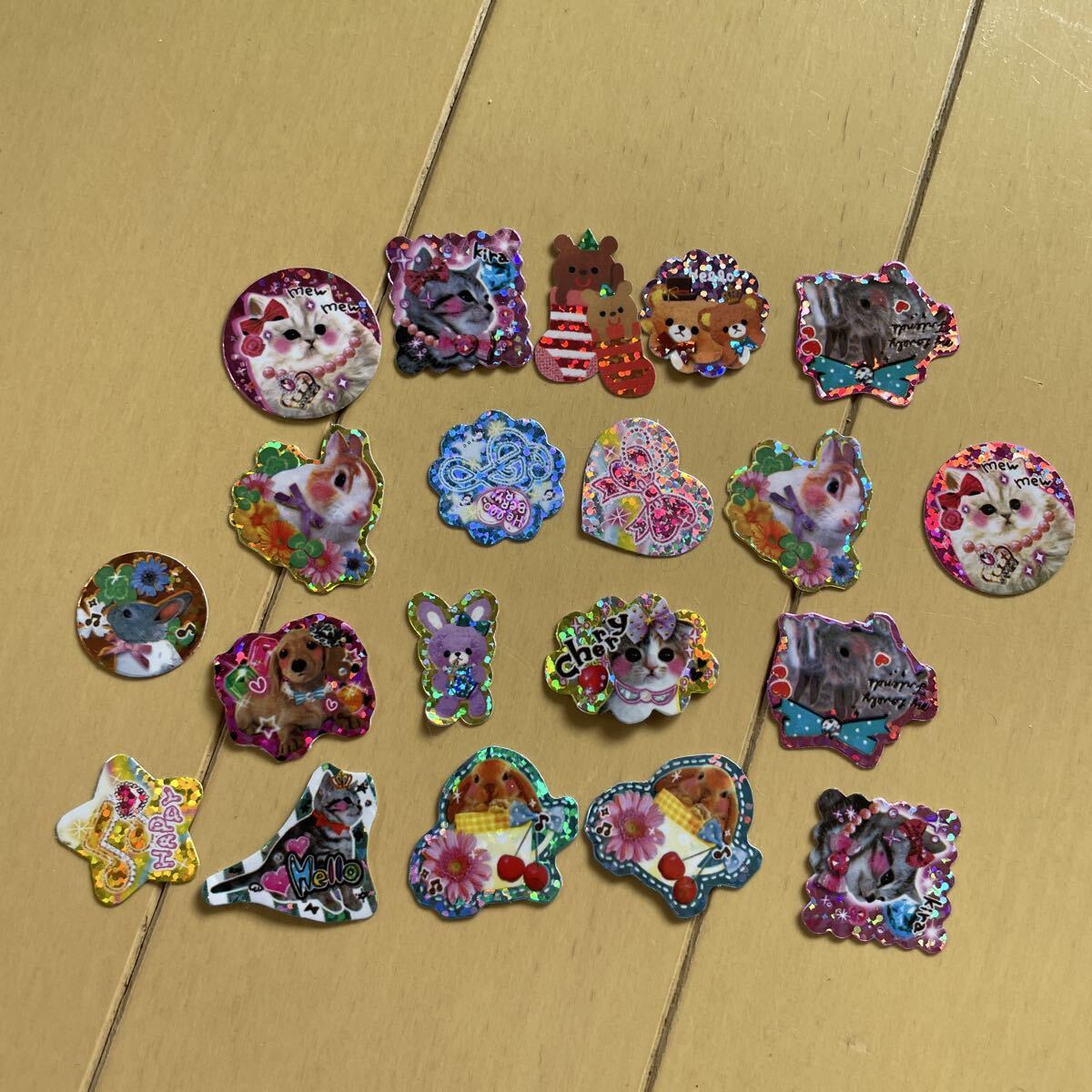 送料無料　未使用　キラキラシール　20枚　動物　猫　犬　うさぎ　リボン 平成 シール　くま