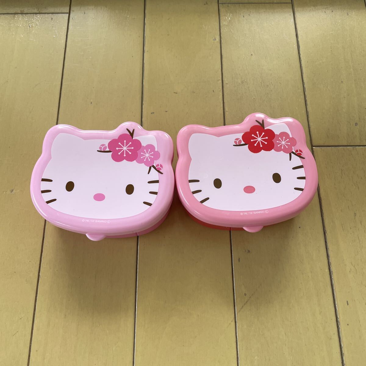 送料無料　ハローキティ　タッパー　弁当箱　小物入れ　サンリオ　平成