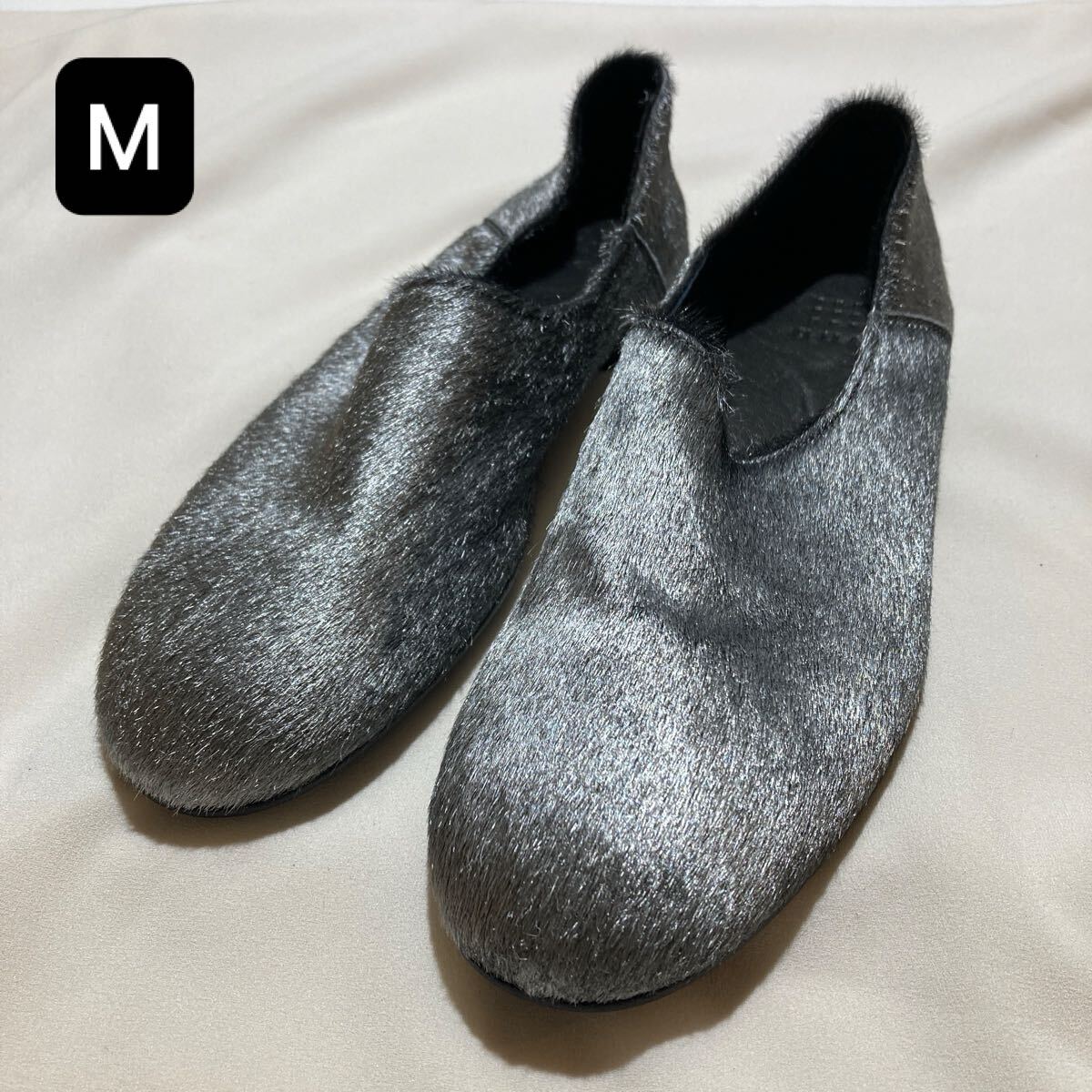 113 靴 que スリッポン フラットパンプス ラウンドトゥ 革 レザー シルバー サイズM アウトソール長約26cm