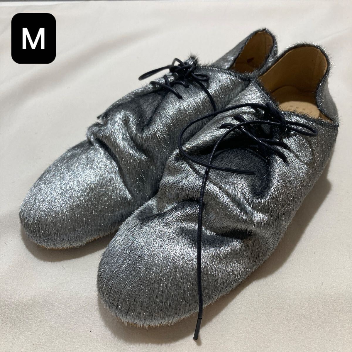 115 靴 que ファー シューズ ラウンドトゥ 革 レザー 銀 シルバー サイズM アウトソール長約26cm