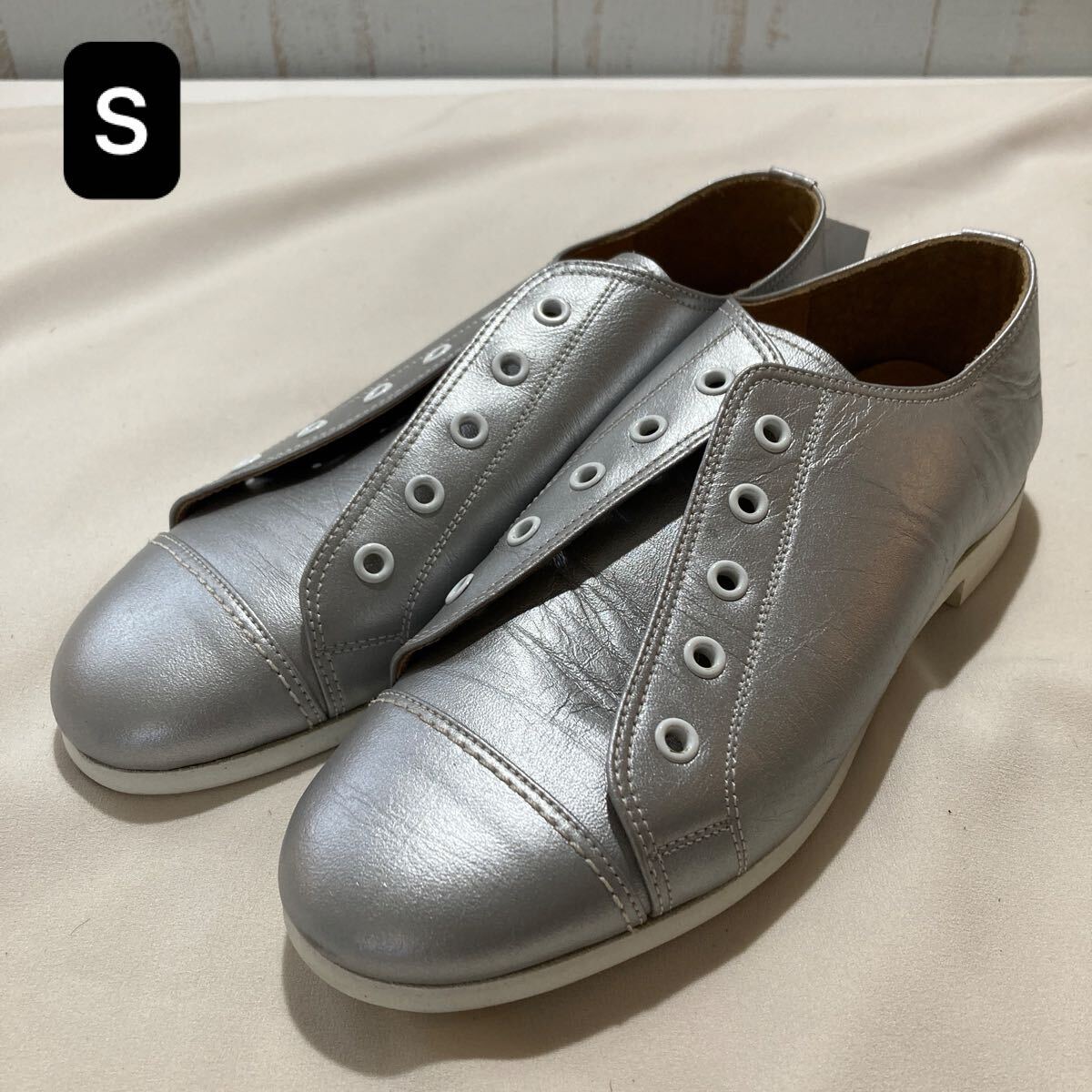 118 靴 que シューズ ラウンドトゥ 革 レザー 銀 シルバー サイズS アウトソール長約24.5cm