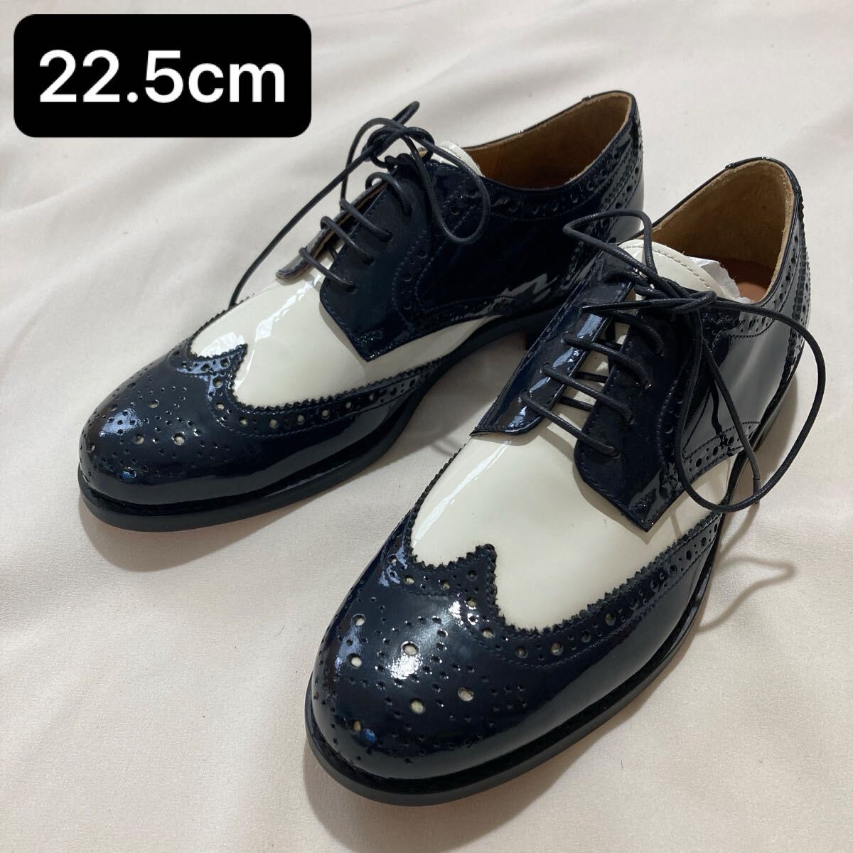 119 靴 que ウイングチップ 外羽根式 革靴 革 革底 エナメル レザー 白 黒 ホワイト ブラック 22.5cm