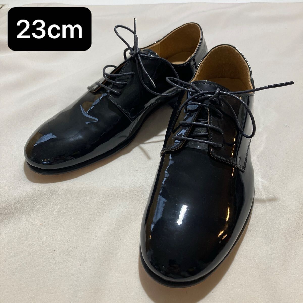 124 靴 que プレーントゥ 革底 革 エナメル レザー 黒 ブラック 23cm