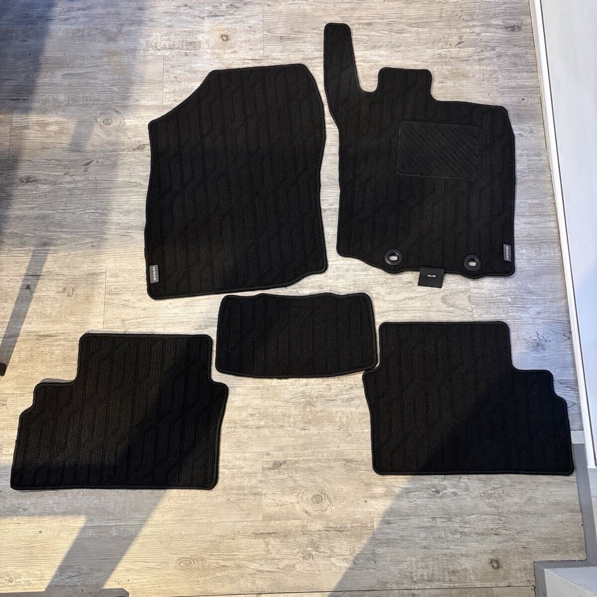 トヨタ 純正 フロアマット カーマット ライズ A200A A210A A201A