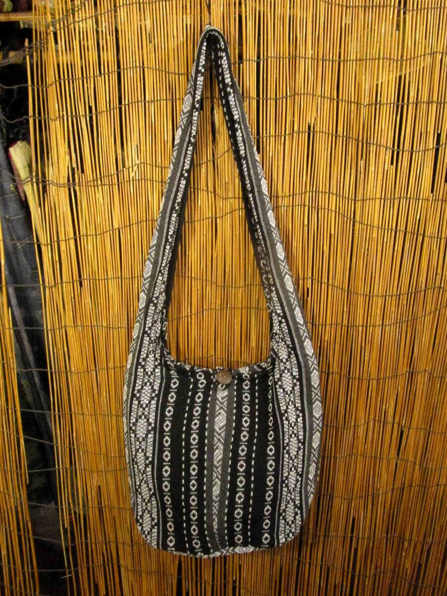 ⑥新品＊男女兼用＊織り柄＊ゲリ生地＊ショルダーバッグ