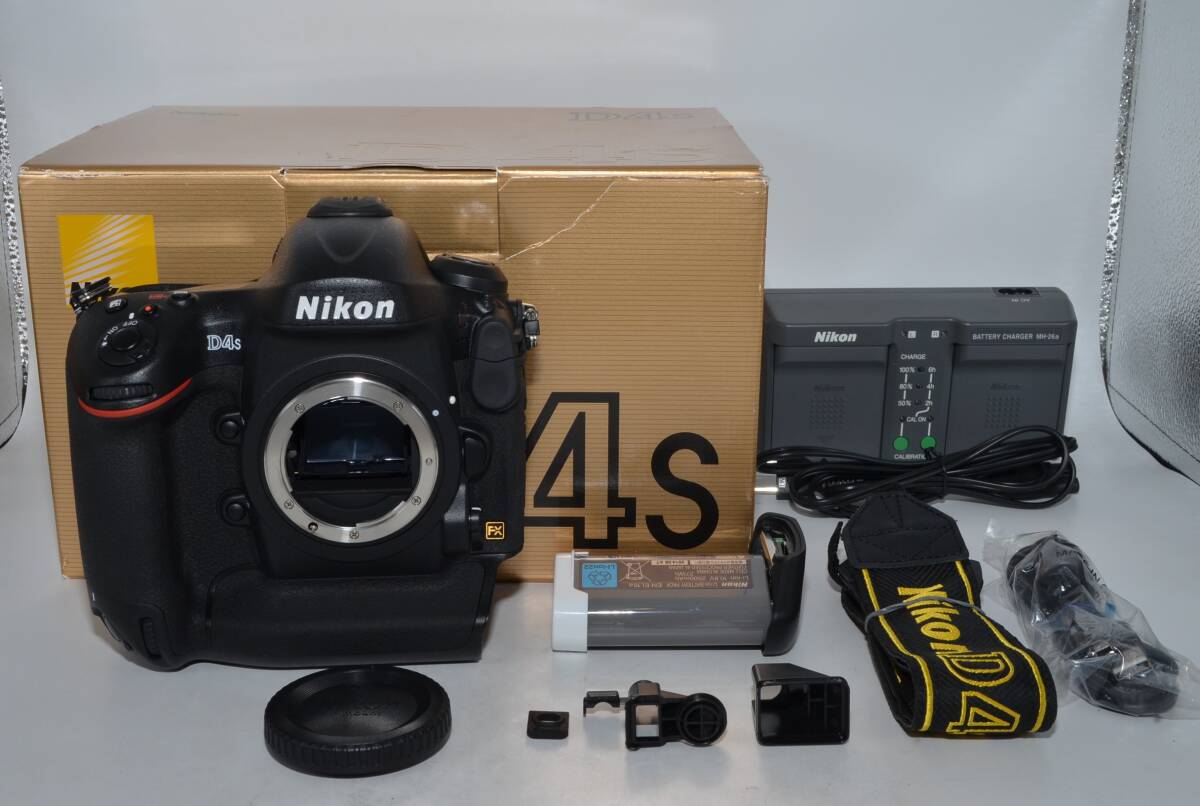 260137★ほぼ新品★Nikon デジタル一眼レフカメラ D4s ボディー D4S