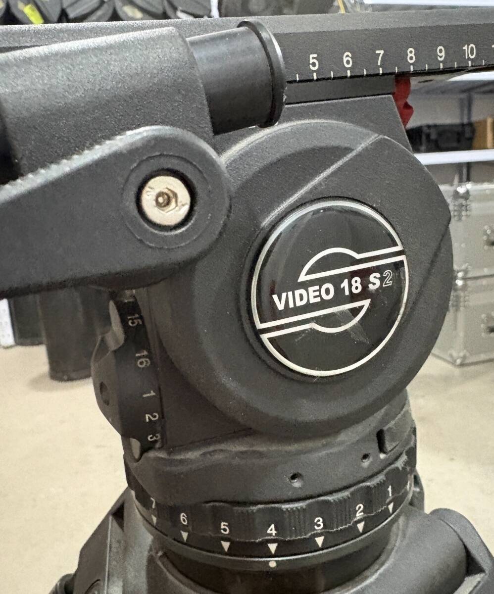 ザハトラー　Sachtler Video 18S2カーボン脚3段とドリー