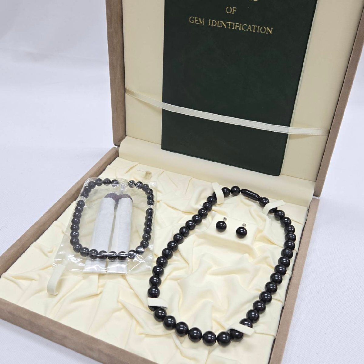 天然ジェット ネックレス イヤリング 数珠 金具K14WG刻印 鑑別書付き 3点セット アクセサリー ホワイトゴールド 宝石 ジュエリー