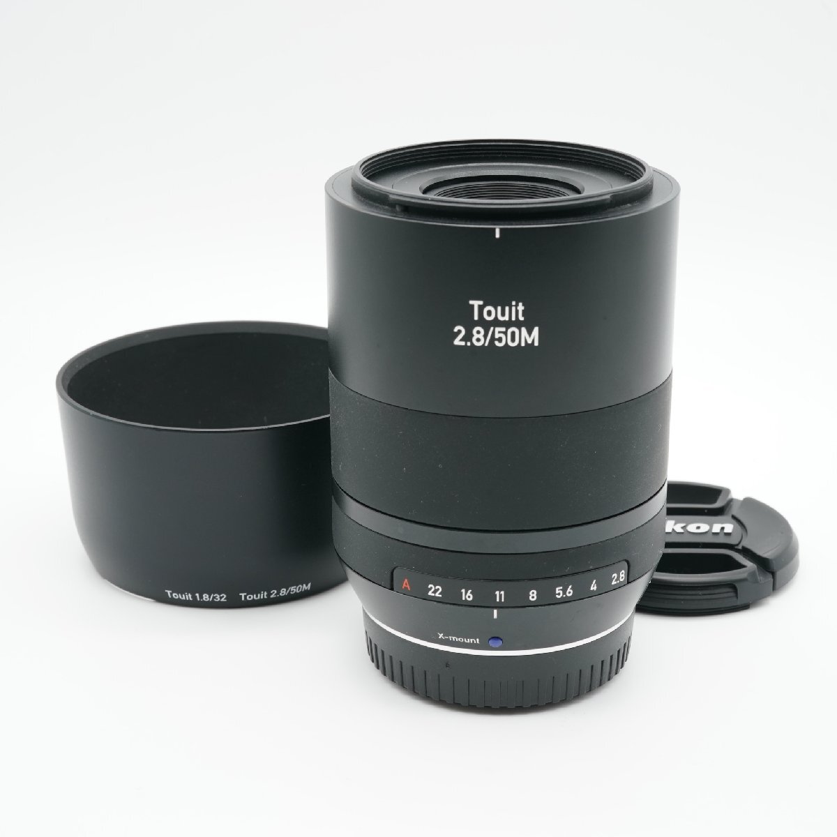 ほぼ新品 ツァイス ZEISS マクロレンズ Touit 2.8/50M Xマウント レンズキャップが社外品のため特価！