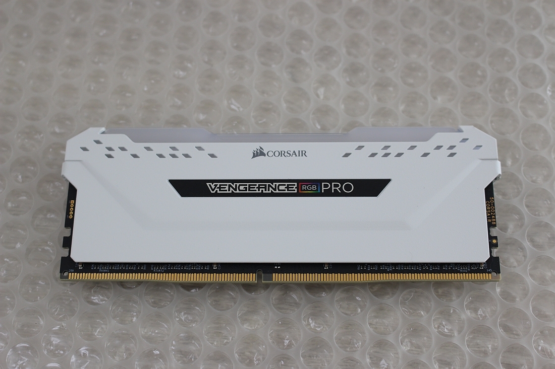 ★送料無料！CORSAIR デスクトップ用メモリ DDR4-3200MHz 16GB ★PP35